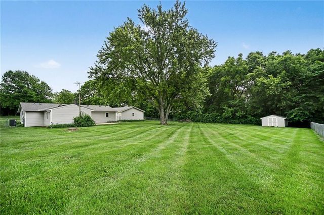 11830 MOONLIGHT Terrace, Olathe, KS 66061