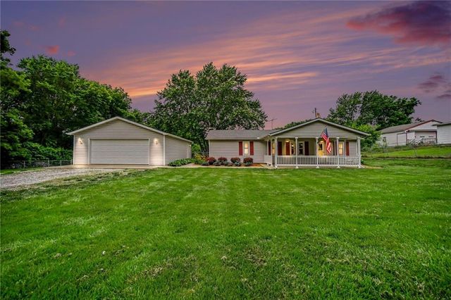 11830 MOONLIGHT Terrace, Olathe, KS 66061