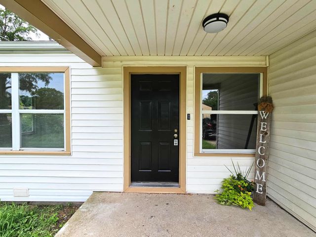 2513 E 22nd St N, Wichita, KS 67219