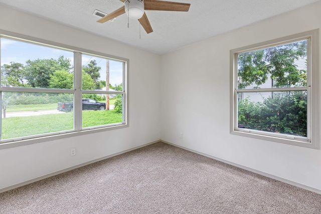 2513 E 22nd St N, Wichita, KS 67219