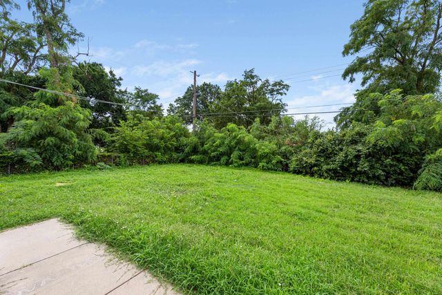 2513 E 22nd St N, Wichita, KS 67219