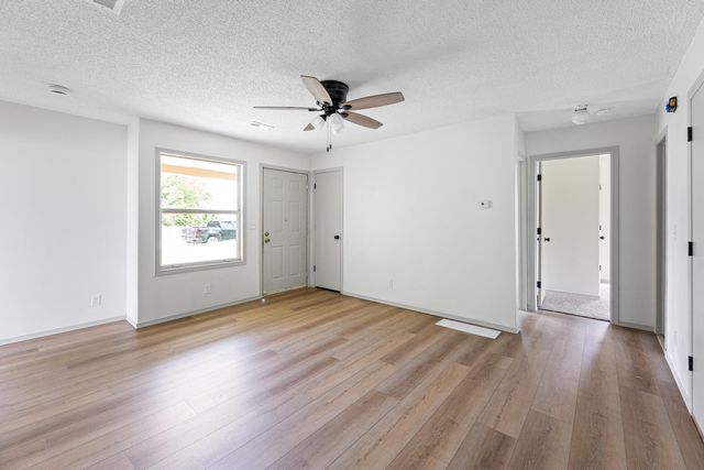 2513 E 22nd St N, Wichita, KS 67219