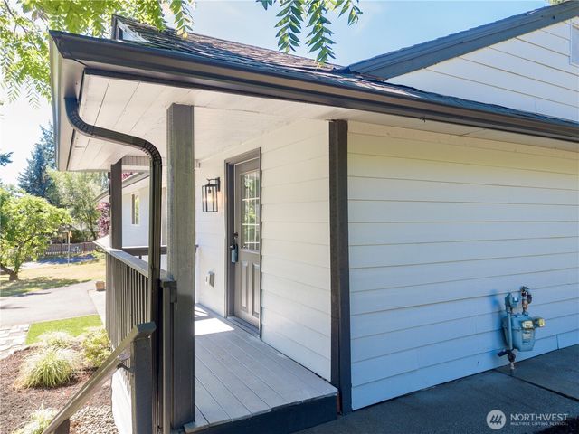 607 244th Street SW, Bothell, WA 98021