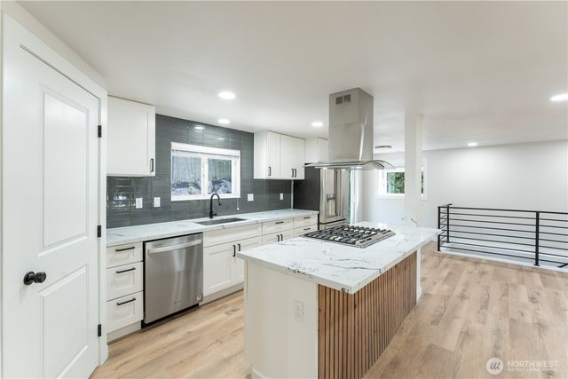 607 244th Street SW, Bothell, WA 98021