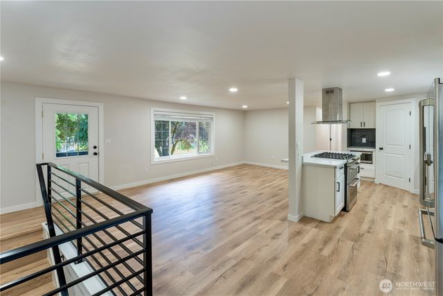 607 244th Street SW, Bothell, WA 98021