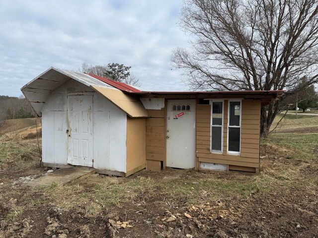 6716 KY-490, East Bernstadt, KY 40729