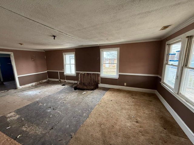 6716 KY-490, East Bernstadt, KY 40729