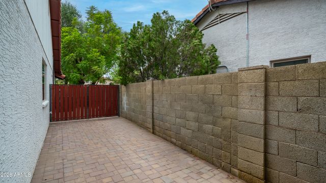 1338 E SUNBURST Lane, Tempe, AZ 85284