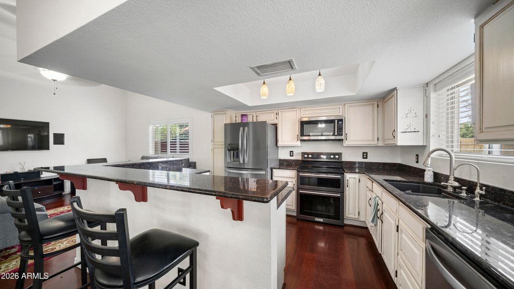 1338 E SUNBURST Lane, Tempe, AZ 85284 — photo 2