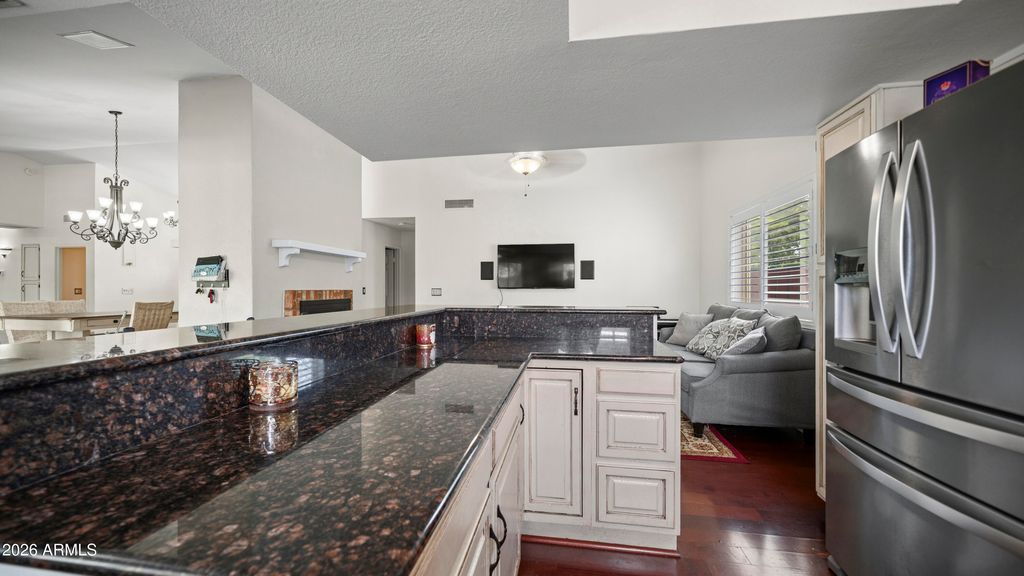 1338 E SUNBURST Lane, Tempe, AZ 85284 — photo 4