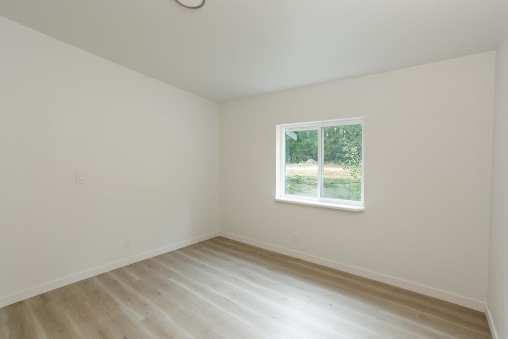 4631D N Swenson Rd, Clayton, WA 99109 photo 5