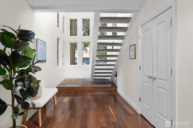 2035 West Lake Sammamish Parkway SE, Bellevue, WA 98008