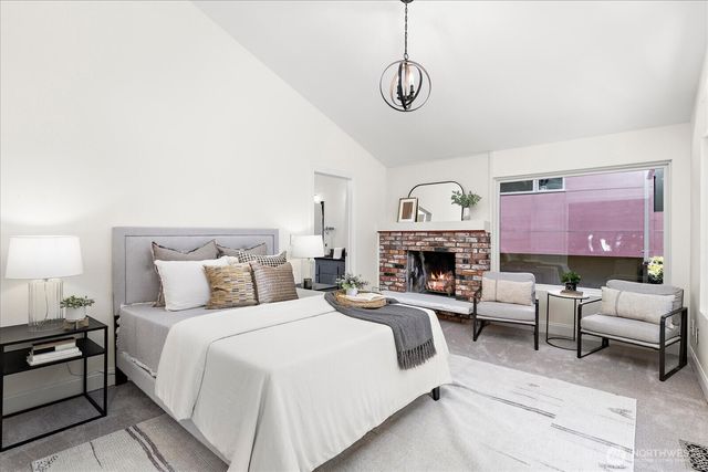 2035 West Lake Sammamish Parkway SE, Bellevue, WA 98008