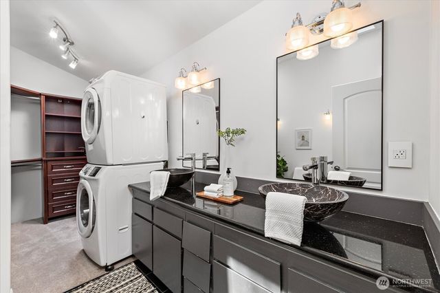 2035 West Lake Sammamish Parkway SE, Bellevue, WA 98008