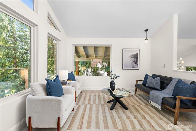 2035 West Lake Sammamish Parkway SE, Bellevue, WA 98008