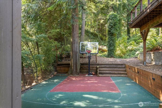 2035 West Lake Sammamish Parkway SE, Bellevue, WA 98008