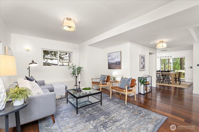 2035 West Lake Sammamish Parkway SE, Bellevue, WA 98008