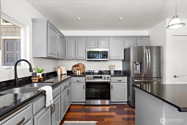 2035 West Lake Sammamish Parkway SE, Bellevue, WA 98008