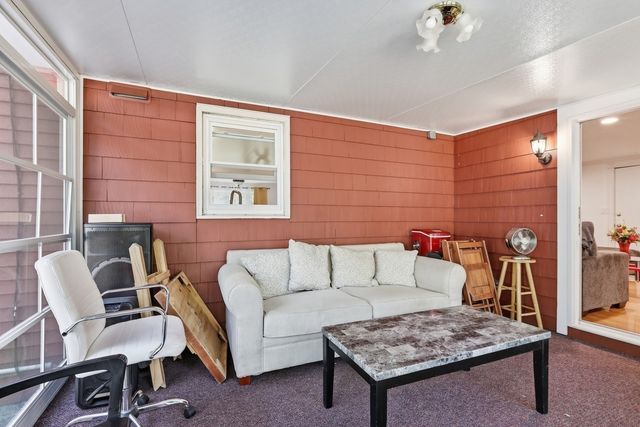 19 Capitol St, Methuen, MA 01844