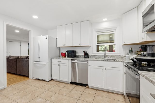 19 Capitol St, Methuen, MA 01844