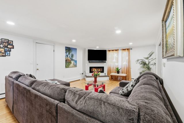 19 Capitol St, Methuen, MA 01844