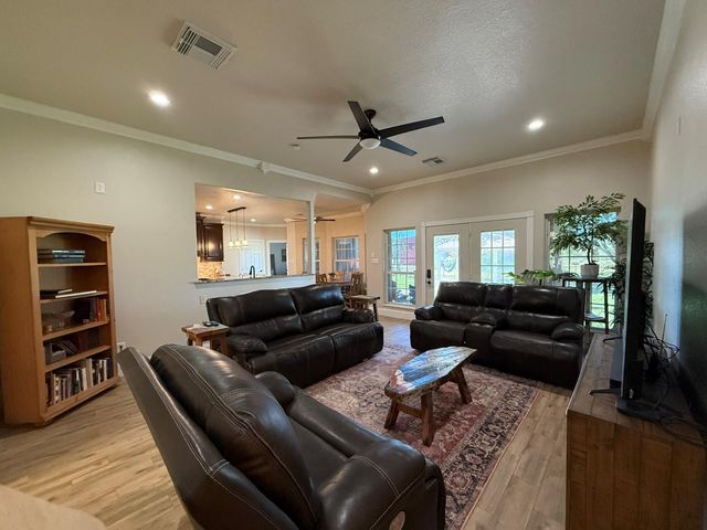 5828 Avenue P, Santa Fe, TX 77510