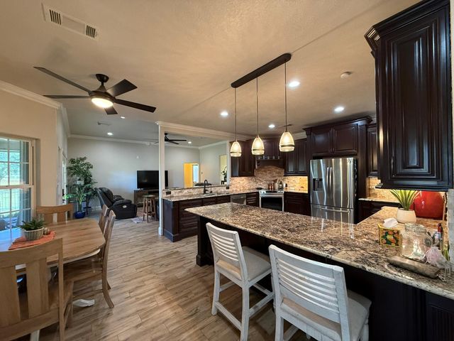 5828 Avenue P, Santa Fe, TX 77510