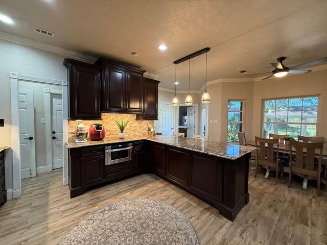 5828 Avenue P, Santa Fe, TX 77510