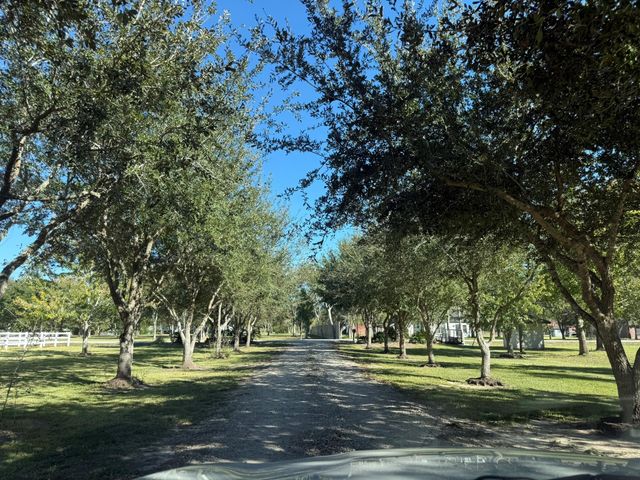 5828 Avenue P, Santa Fe, TX 77510