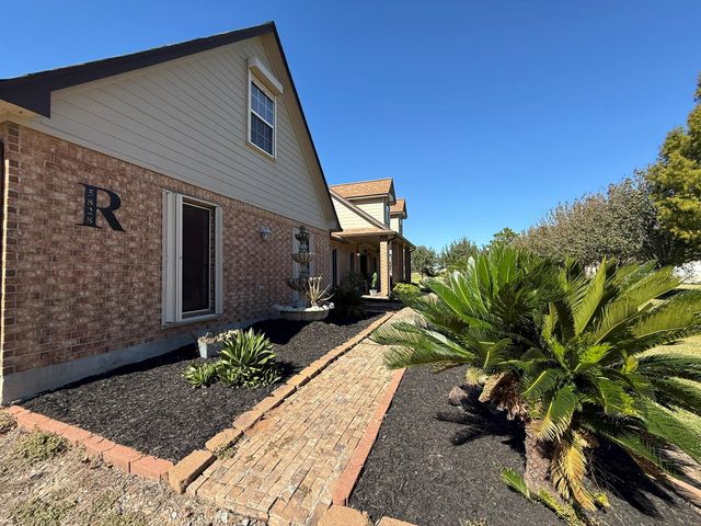 5828 Avenue P, Santa Fe, TX 77510