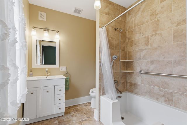 100 Main Street, Farmingdale, NJ 07727