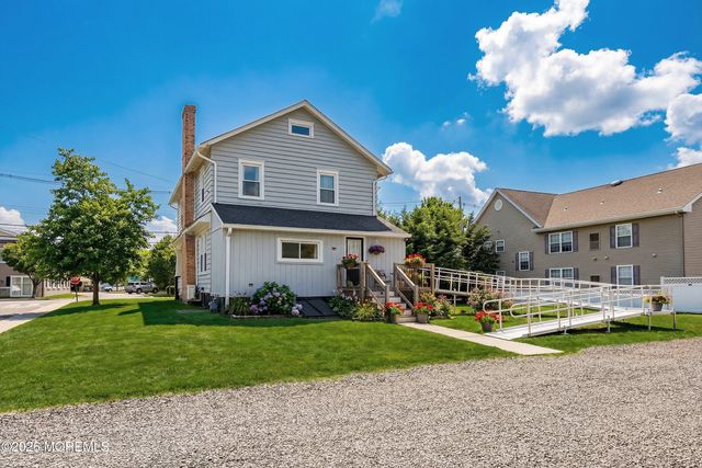 100 Main Street, Farmingdale, NJ 07727