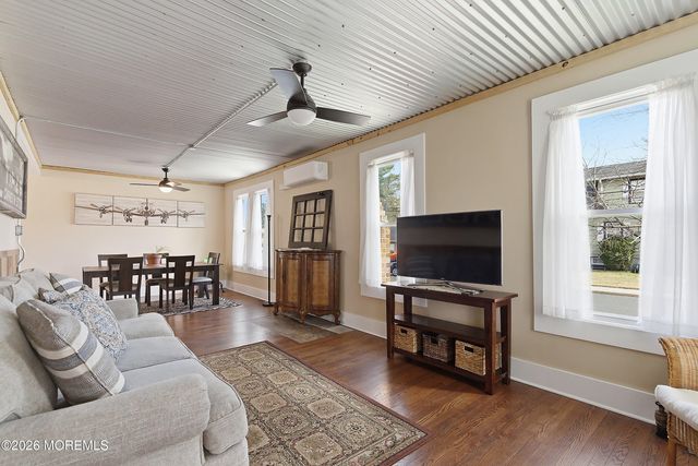 100 Main Street, Farmingdale, NJ 07727