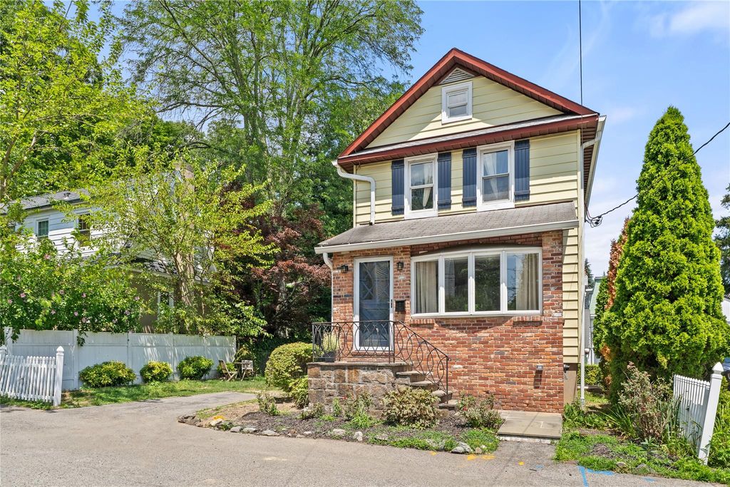 1 Saunders Street, Hastings-on-hudson, NY 10706