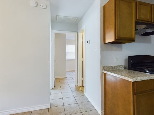 1906 Finfeather Road D, Bryan, TX 77801