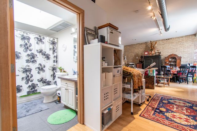 537 Custer Avenue 1, Evanston, IL 60202