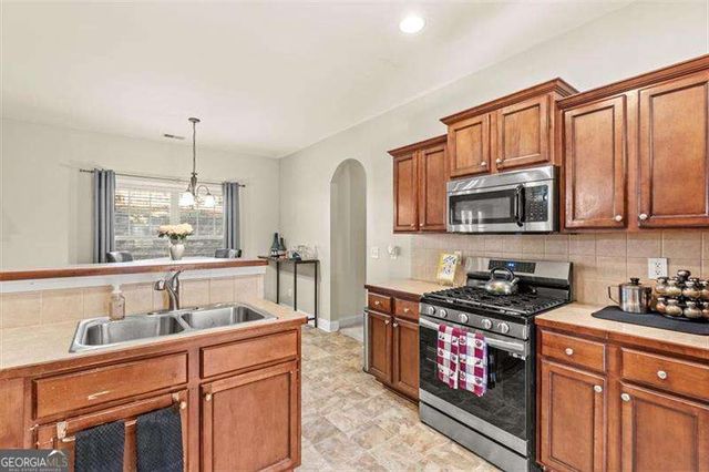 62 Cleburne Place, Acworth, GA 30101