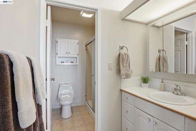 21109 Gary Dr 220, Hayward, CA 94546