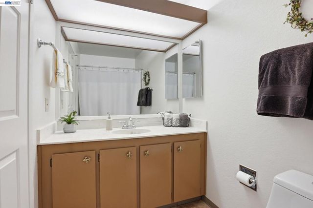 21109 Gary Dr 220, Hayward, CA 94546