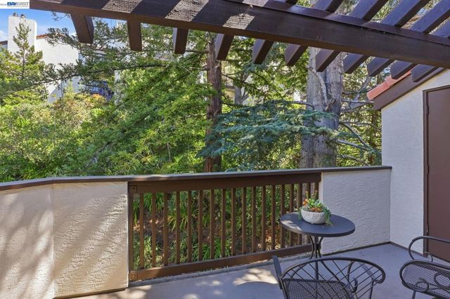 21109 Gary Dr 220, Hayward, CA 94546