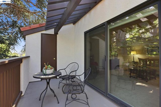 21109 Gary Dr 220, Hayward, CA 94546