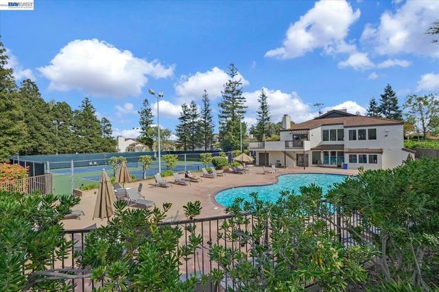 21109 Gary Dr 220, Hayward, CA 94546