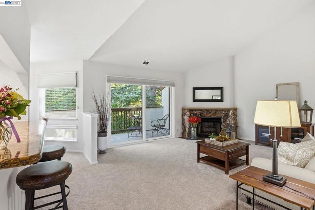 21109 Gary Dr 220, Hayward, CA 94546