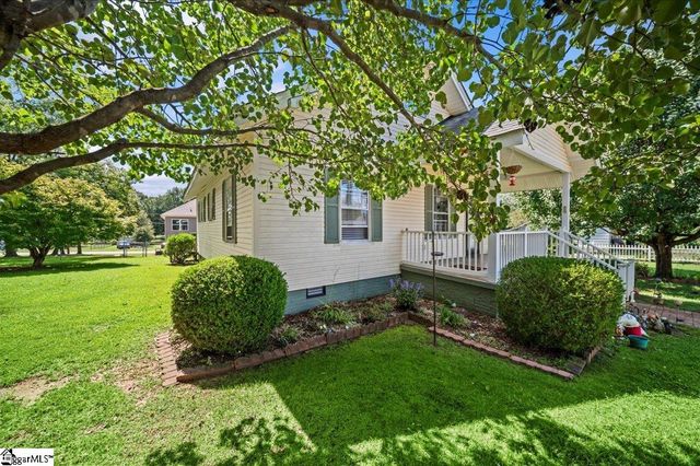 7 Clay Street, Liberty, SC 29657