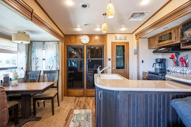 1109 Paisley Street, Gilchrist, TX 77617