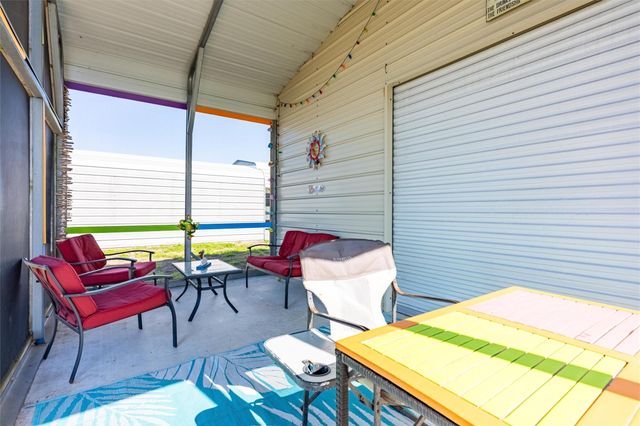 1109 Paisley Street, Gilchrist, TX 77617