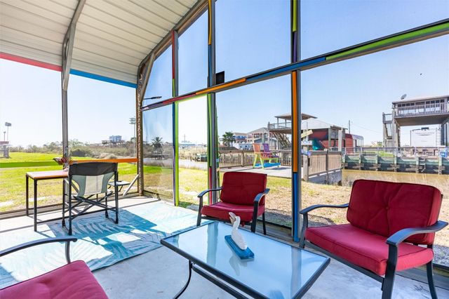 1109 Paisley Street, Gilchrist, TX 77617