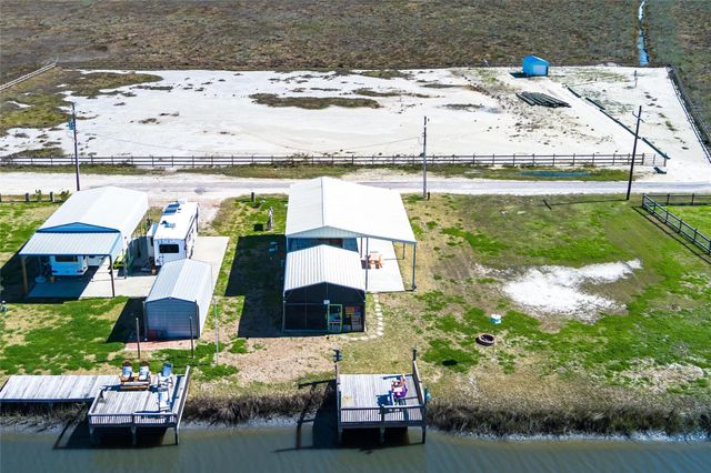 1109 Paisley Street, Gilchrist, TX 77617