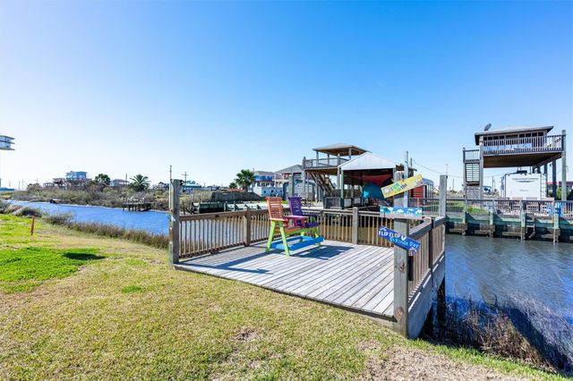 1109 Paisley Street, Gilchrist, TX 77617