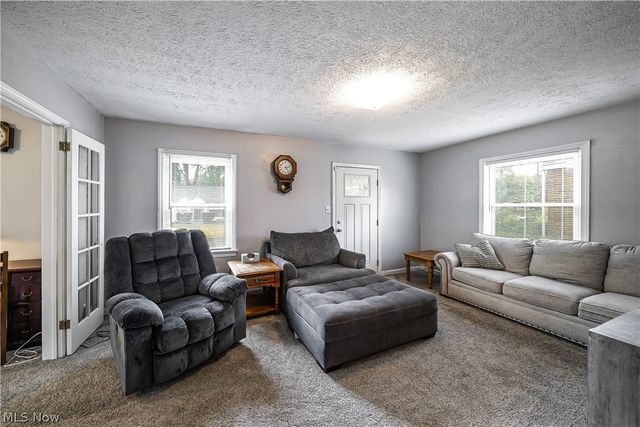 61 Hawk Avenue, Akron, OH 44312